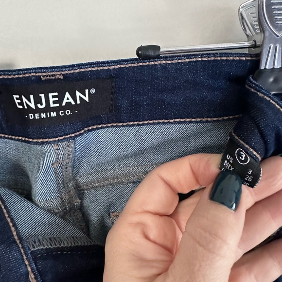 Stretchy Skinny Ripped and Distressed Jeans Size 3 - Picture 3 of 3